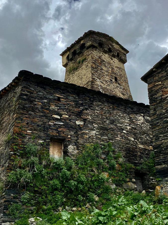 Отель Nizharadze'S Tower Ушгули Экстерьер фото