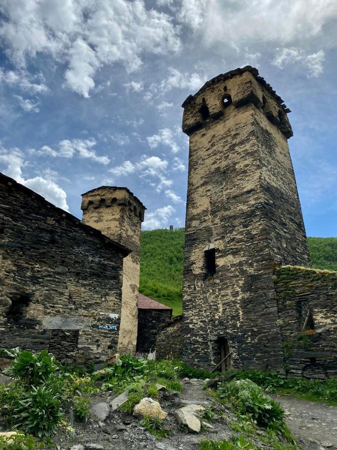 Отель Nizharadze'S Tower Ушгули Экстерьер фото