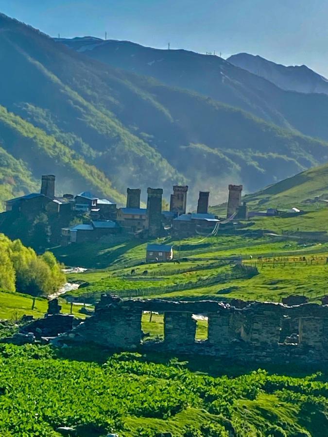 Отель Nizharadze'S Tower Ушгули Экстерьер фото