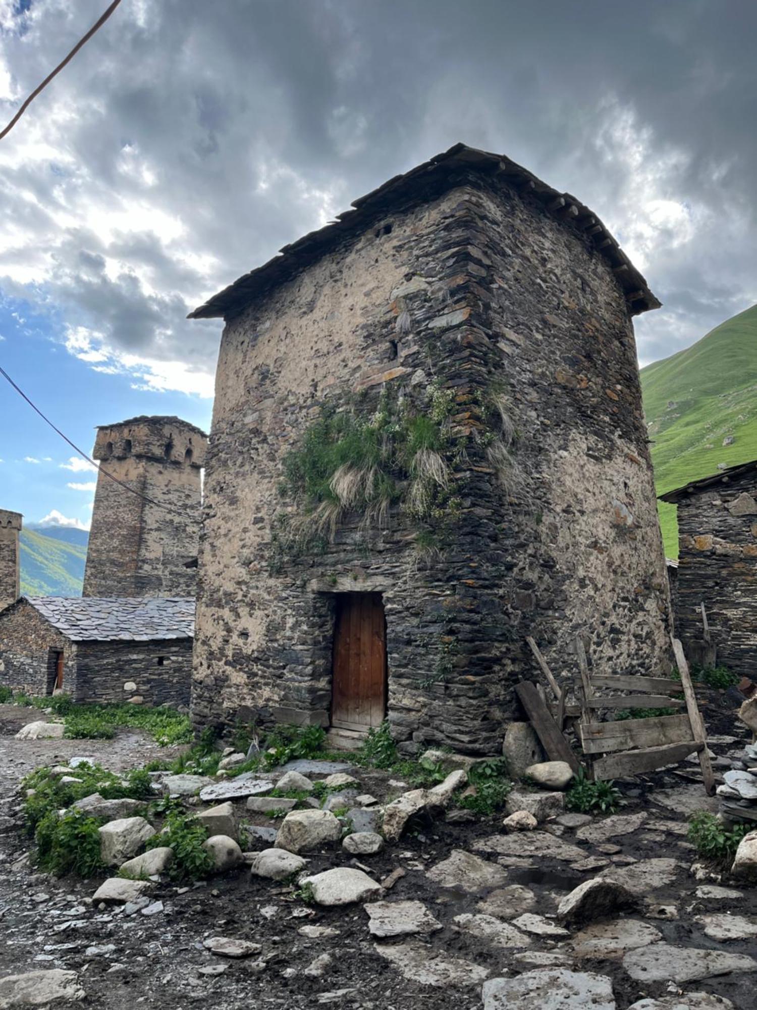 Отель Nizharadze'S Tower Ушгули Экстерьер фото